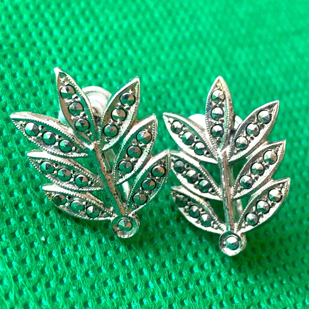 Vintage Antique sterling silver Marcasite screw back earrings